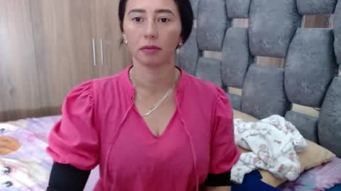 Snapshot of sarahott_1 chatting on 02.01.25 Lia online show from 02.01.25