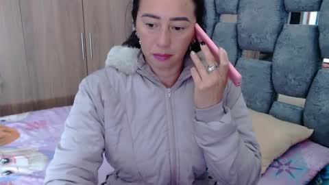 Snapshot of sarahott_1 chatting on 02.12.25 Lia online show from 02.12.25