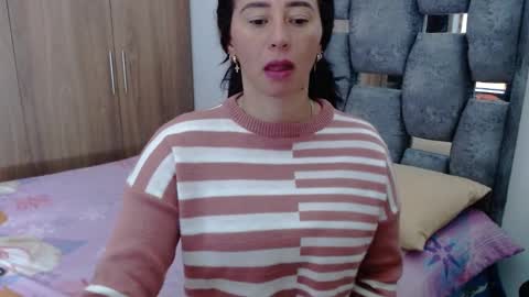 Snapshot of sarahott_1 chatting on 02.14.25 Lia online show from 02.14.25