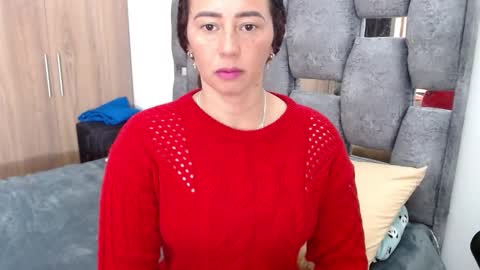 Snapshot of sarahott_1 chatting on 02.21.25 Lia online show from 02.21.25