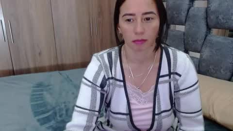 Snapshot of sarahott_1 chatting on 03.07.25 Lia online show from 03.07.25