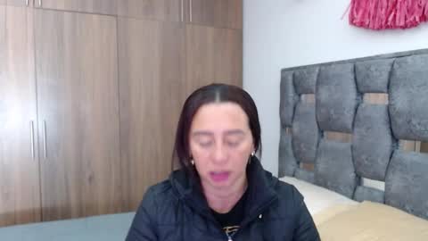 Snapshot of sarahott_1 chatting on 03.10.25 Lia online show from 03.10.25