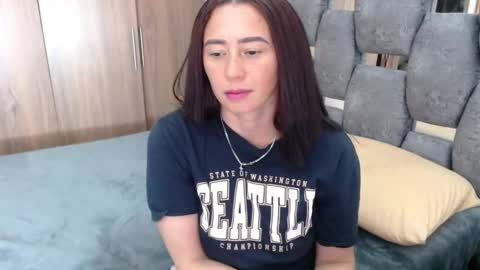 Snapshot of sarahott_1 chatting on 03.11.25 Lia online show from 03.11.25