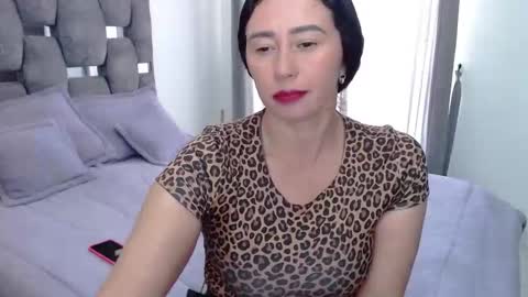 Snapshot of sarahott_1 chatting on 09.08.25 Lia online show from 09.08.25