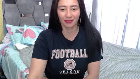 Snapshot of sarahott_1 chatting on 09.25.25 Lia online show from 09.25.25