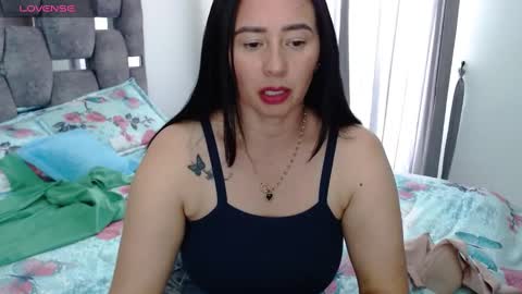 Snapshot of sarahott_1 chatting on 09.29.25 Lia online show from 09.29.25