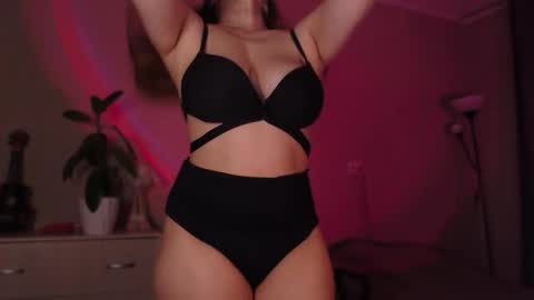 Sarah online show from 10.18.25