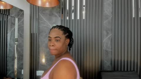 Snapshot of saraievans chatting on 02.01.25 Sarai online show from 02.01.25