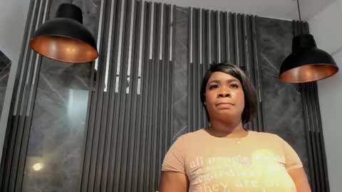 Snapshot of saraievans chatting on 01.06.26 Sarai online show from 01.06.26