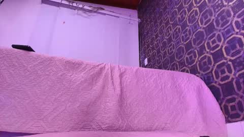 Sara  online show from 10.18.25