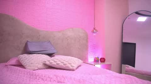 Sara  online show from 04.16.26