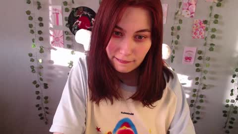 Snapshot of sarakinski chatting on 01.13.25 Sara online show from 01.13.25