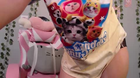 Snapshot of sarakinski chatting on 03.01.25 Sara online show from 03.01.25