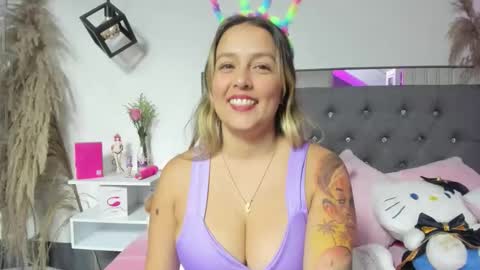 Sara Ledouxx online show from 10.04.25
