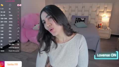 Snapshot of saraospinna chatting on 12.10.24 Sara online show from 12.10.24
