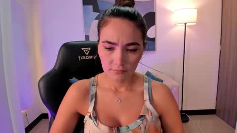 Snapshot of saraparkerx chatting on 05.25.26 I am Sara online show from 05.25.26