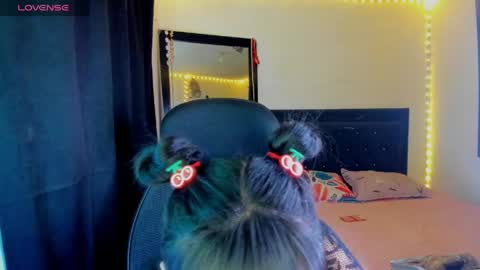 Sara  online show from 04.17.26