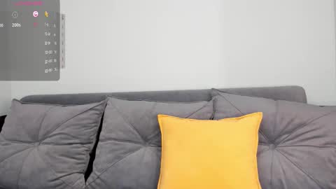 Snapshot of sarashineee chatting on 11.25.25 Sara online show from 11.25.25