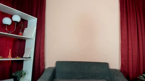 Snapshot of sarasolei chatting on 09.17.25 ZaraSolei online show from 09.17.25