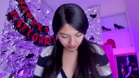 sarastonesx online show from 10.29.25