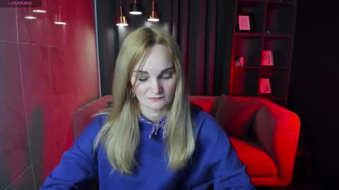 Snapshot of sarasubtlety chatting on 09.30.25 Sara online show from 09.30.25