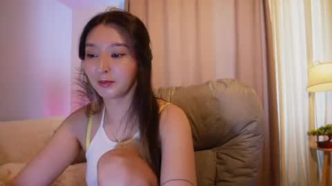 Snapshot of sarasuo chatting on 06.14.26 Shara online show from 06.14.26