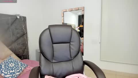      online show from 11.04.25