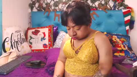 Sara Wills online show from 12.21.25