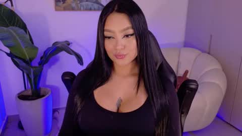 Sara Winstone online show from 12.03.25