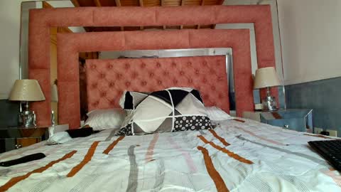 Sara Rivera online show from 04.02.26