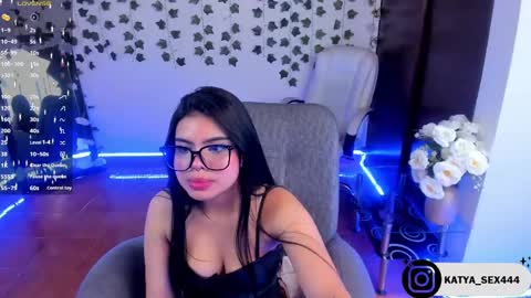 saray__jones online show from 01.06.25