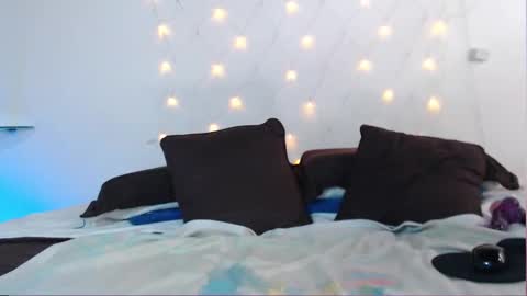 saray__jones online show from 02.18.25