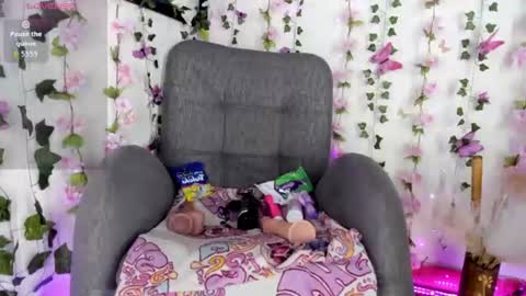 Snapshot of saray__jones chatting on 07.25.26 saray__jones online show from 07.25.26