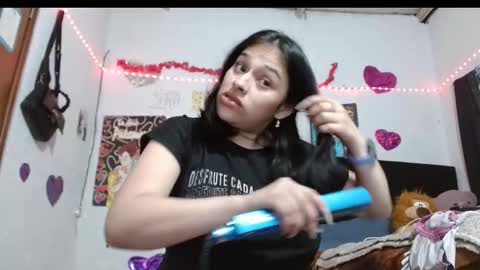 Sara Jimenez online show from 10.05.25