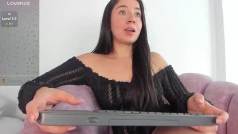 ailyn saray online show from 10.29.25