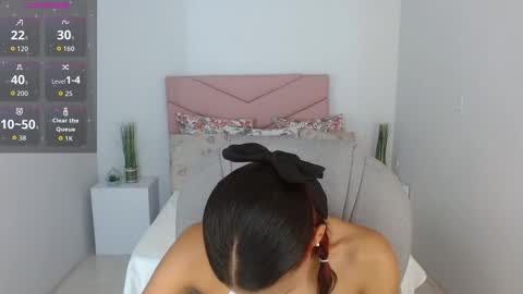 Snapshot of sarayvega_ chatting on 10.03.25 Saray Vega online show from 10.03.25