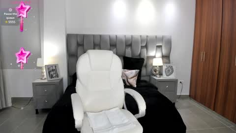 Snapshot of sarita_evanss chatting on 12.20.24 Saritaaa online show from 12.20.24