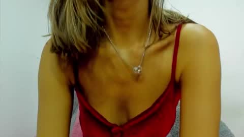 Snapshot of sarita_jones23 chatting on 01.06.25 sarita_jones23 online show from 01.06.25