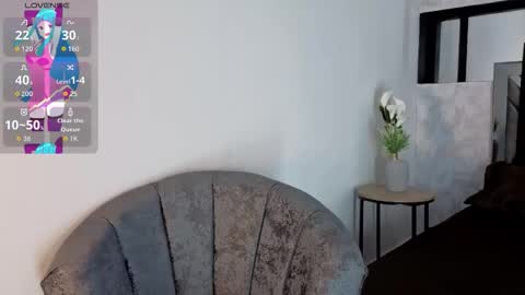 Snapshot of sarita_princess7 chatting on 12.17.25 sarah online show from 12.17.25