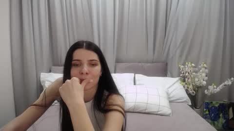 Snapshot of sarra_rich chatting on 01.28.25 Rich online show from 01.28.25