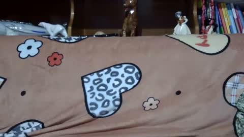 Snapshot of sarraella chatting on 02.06.25 Sarra online show from 02.06.25