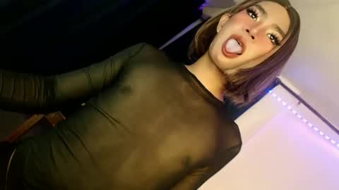 Snapshot of sasha_blade chatting on 02.10.25 Sasha online show from 02.10.25