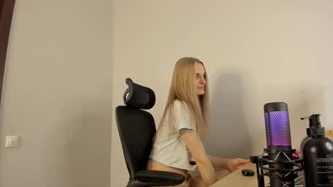 Sasha Vesmus online show from 11.14.25