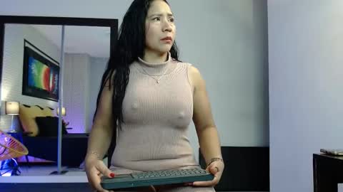 Snapshot of sashaavixen chatting on 11.05.25 Sasha online show from 11.05.25