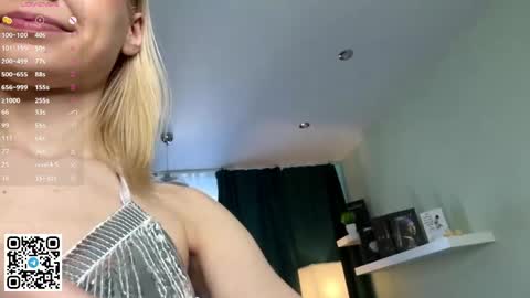 Snapshot of sashablonde_ chatting on 06.05.26 Sasha online show from 06.05.26
