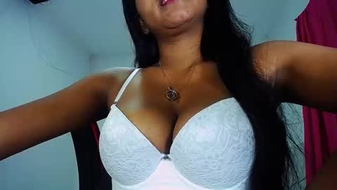 Snapshot of sashabreck1 chatting on 01.07.25 sashabreck1 online show from 01.07.25