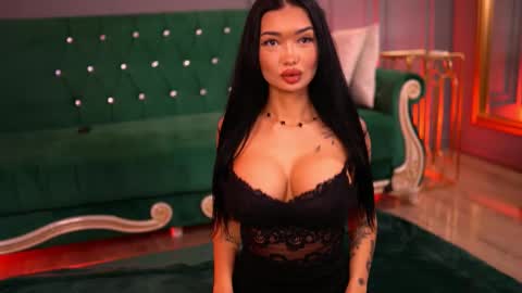 Snapshot of sashaferrera chatting on 02.19.25 Dennise online show from 02.19.25