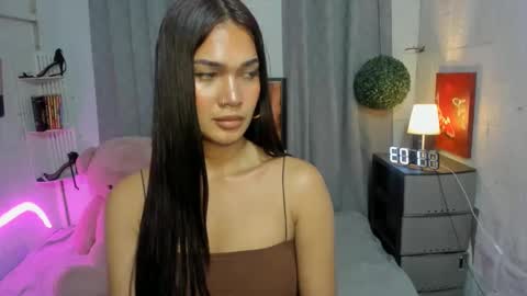 ESTELLA online show from 02.26.25