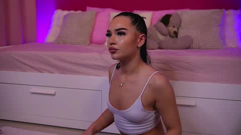 SashaLorenz online show from 12.21.25