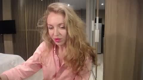 Sasha online show from 10.23.25